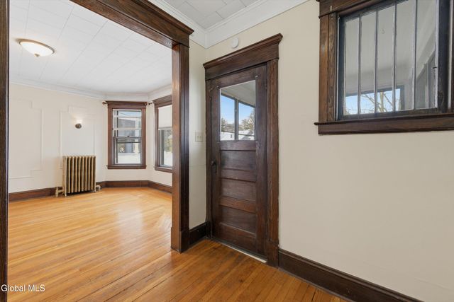 75 S Pine Avenue, Albany, NY 12208