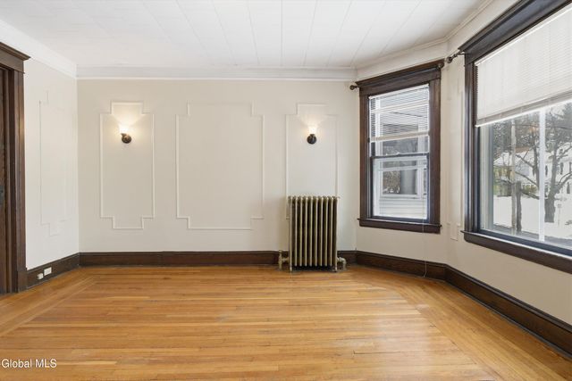 75 S Pine Avenue, Albany, NY 12208