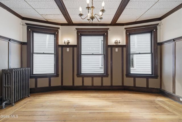 75 S Pine Avenue, Albany, NY 12208