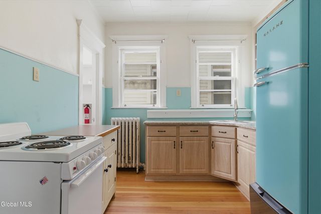 75 S Pine Avenue, Albany, NY 12208