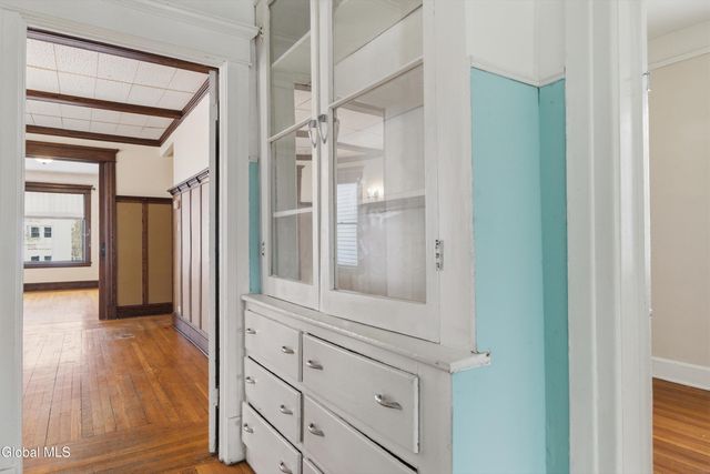 75 S Pine Avenue, Albany, NY 12208