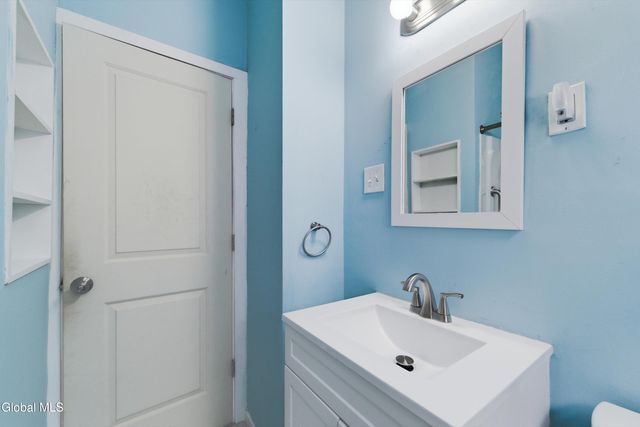 75 S Pine Avenue, Albany, NY 12208