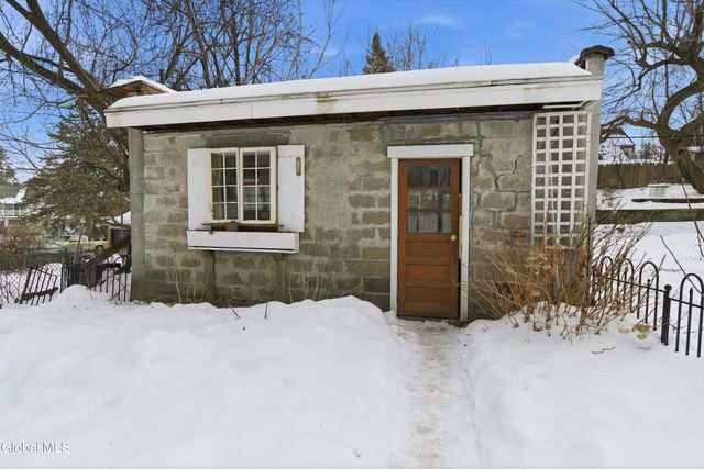 75 S Pine Avenue, Albany, NY 12208