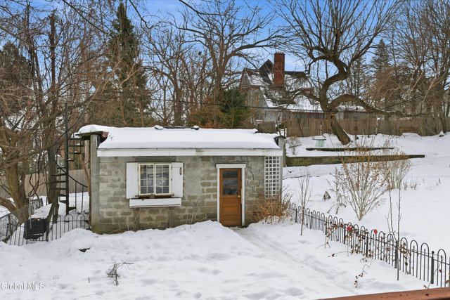 75 S Pine Avenue, Albany, NY 12208