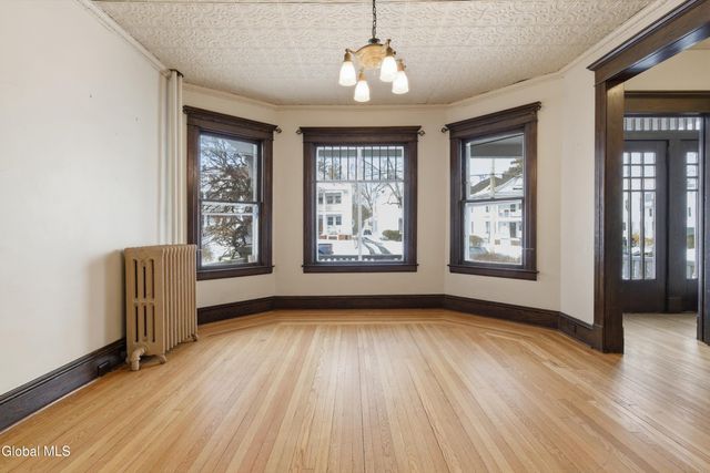 75 S Pine Avenue, Albany, NY 12208