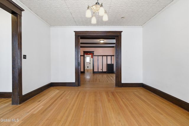 75 S Pine Avenue, Albany, NY 12208