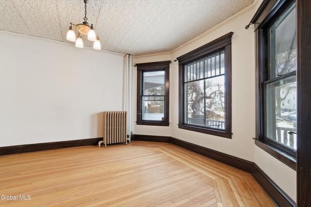 75 S Pine Avenue, Albany, NY 12208