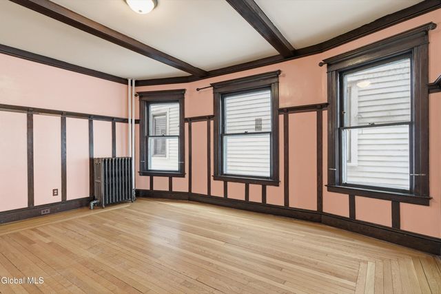 75 S Pine Avenue, Albany, NY 12208