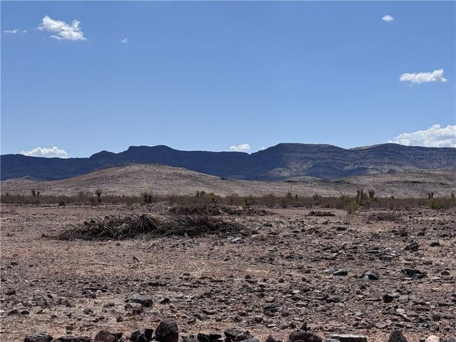 5182 N Dome Road, Golden Valley, AZ 86413