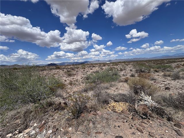 5182 N Dome Road, Golden Valley, AZ 86413