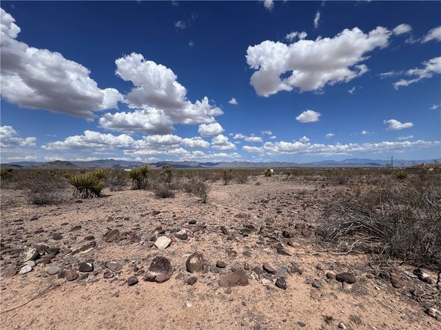 5182 N Dome Road, Golden Valley, AZ 86413