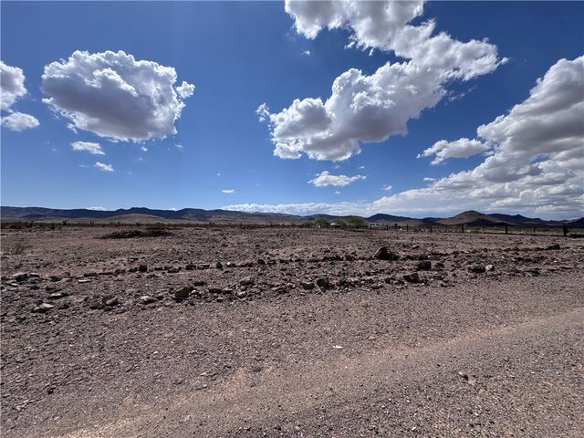 5182 N Dome Road, Golden Valley, AZ 86413