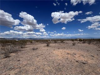 5182 N Dome Road, Golden Valley, AZ 86413