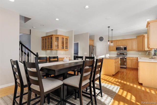 1340 Ross Lane, Rochester, MI 48306