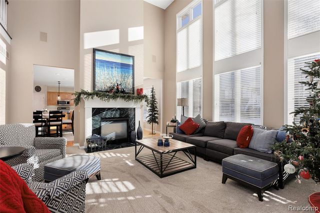 1340 Ross Lane, Rochester, MI 48306