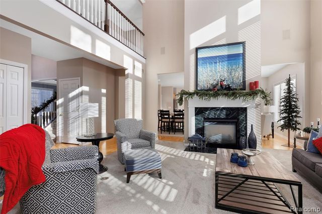 1340 Ross Lane, Rochester, MI 48306