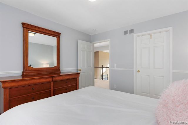 1340 Ross Lane, Rochester, MI 48306