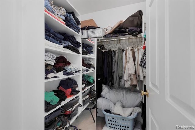 1340 Ross Lane, Rochester, MI 48306