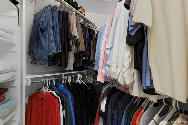 1340 Ross Lane, Rochester, MI 48306