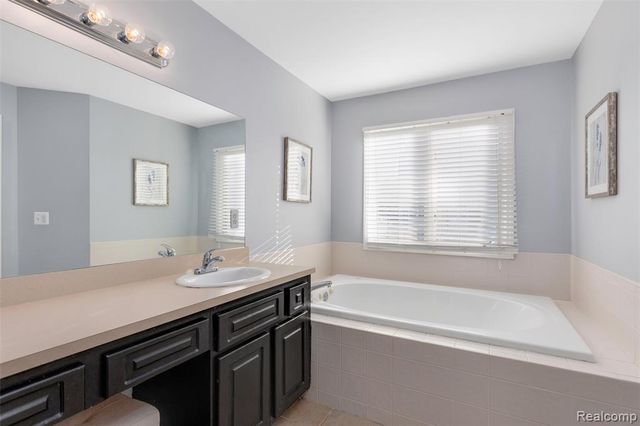 1340 Ross Lane, Rochester, MI 48306