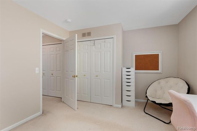 1340 Ross Lane, Rochester, MI 48306