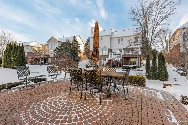 1340 Ross Lane, Rochester, MI 48306