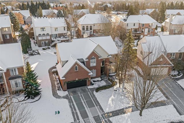 1340 Ross Lane, Rochester, MI 48306