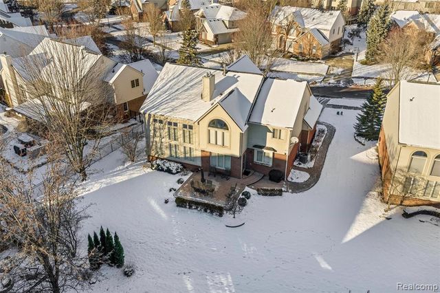 1340 Ross Lane, Rochester, MI 48306