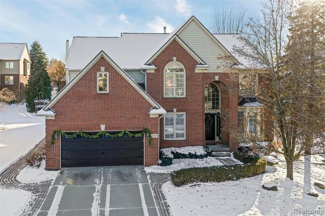 1340 Ross Lane, Rochester, MI 48306