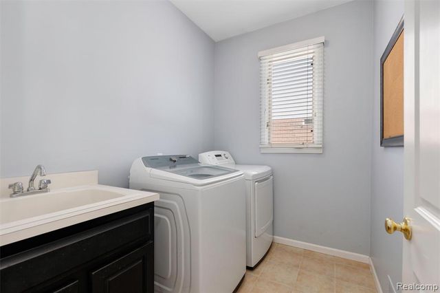 1340 Ross Lane, Rochester, MI 48306