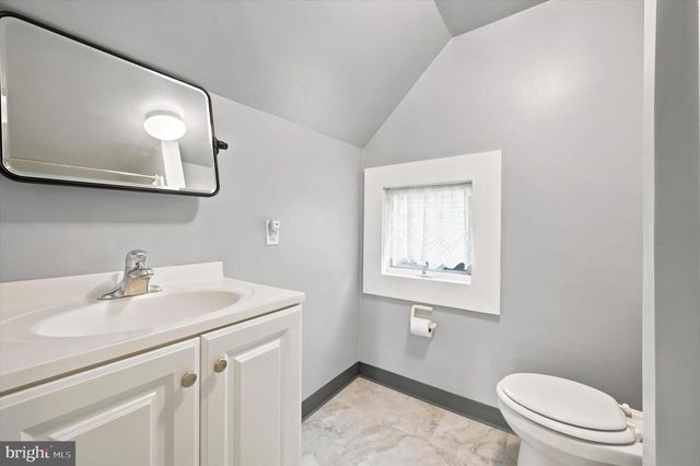 208 SABINE AVE, Narberth, PA 19072