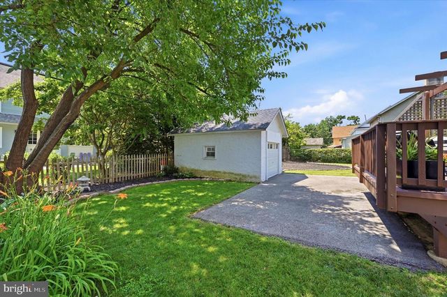 208 SABINE AVE, Narberth, PA 19072