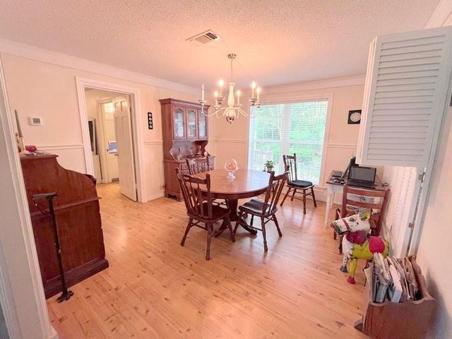 2301 E Houston Avenue, Crockett, TX 75835
