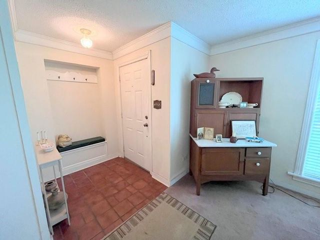 2301 E Houston Avenue, Crockett, TX 75835