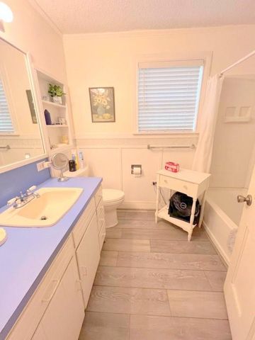 2301 E Houston Avenue, Crockett, TX 75835
