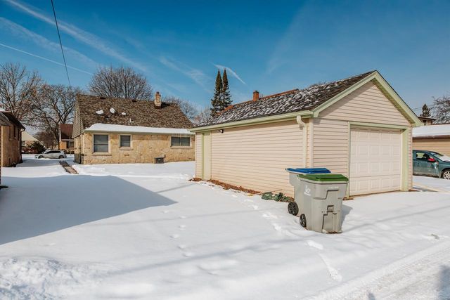 5126 N 67th STREET, Milwaukee, WI 53218