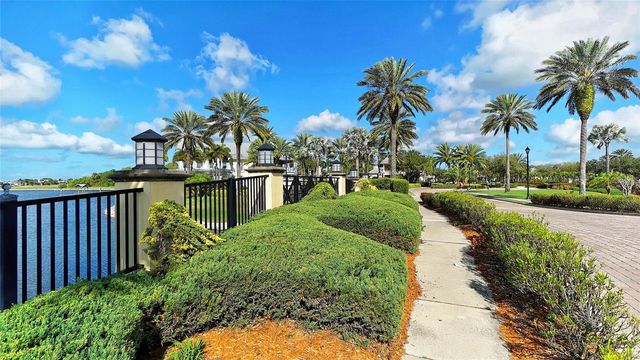 911 SIGNET DRIVE, Apollo Beach, FL 33572