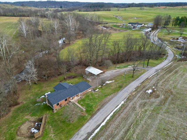 5235 Mast Road, Duncan Falls, OH 43734