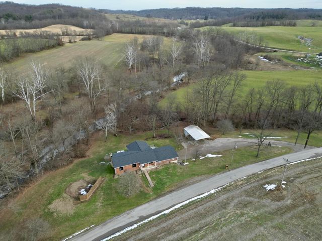 5235 Mast Road, Duncan Falls, OH 43734