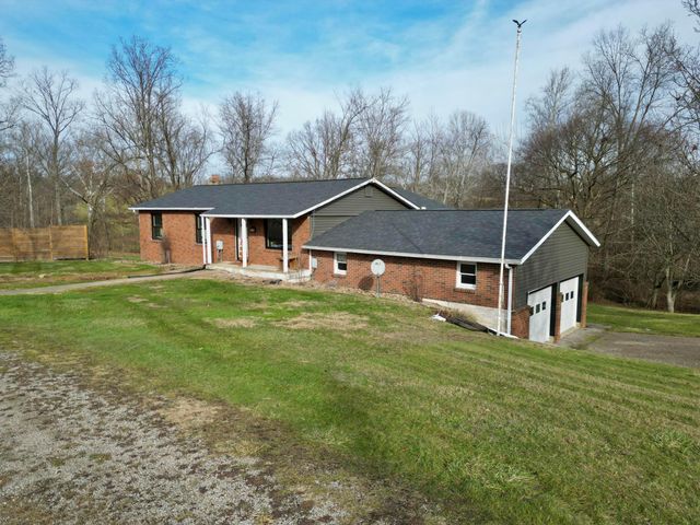 5235 Mast Road, Duncan Falls, OH 43734