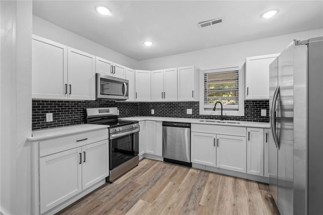 3325, 3335 S School, Fayetteville, AR 72701