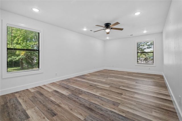 3325, 3335 S School, Fayetteville, AR 72701