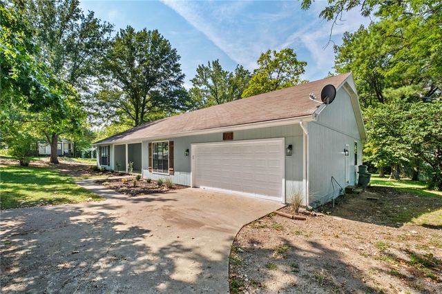 3325, 3335 S School, Fayetteville, AR 72701