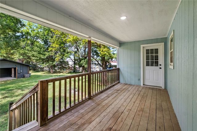 3325, 3335 S School, Fayetteville, AR 72701