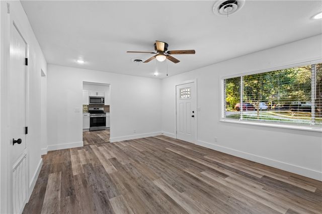 3325, 3335 S School, Fayetteville, AR 72701