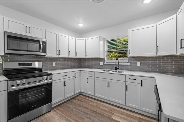 3325, 3335 S School, Fayetteville, AR 72701