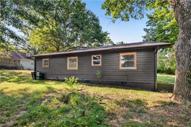 3325, 3335 S School, Fayetteville, AR 72701