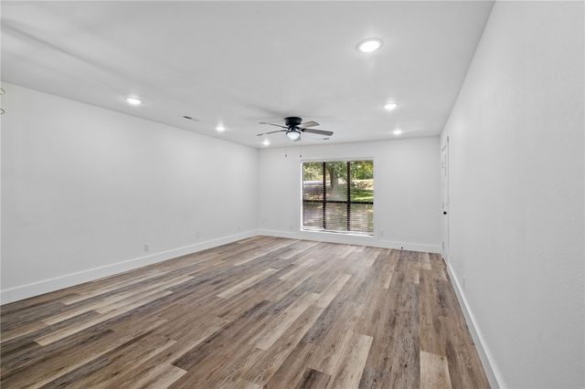 3325, 3335 S School, Fayetteville, AR 72701