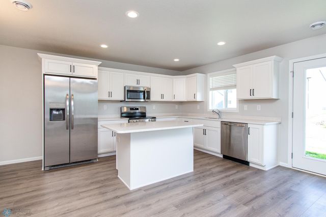 1449 68th Avenue S, Fargo, ND 58104