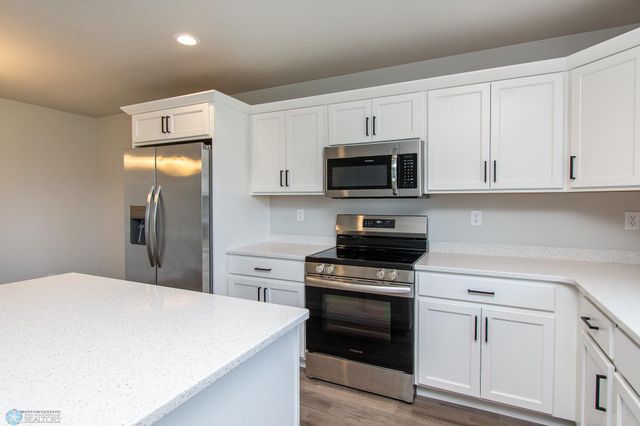 1449 68th Avenue S, Fargo, ND 58104
